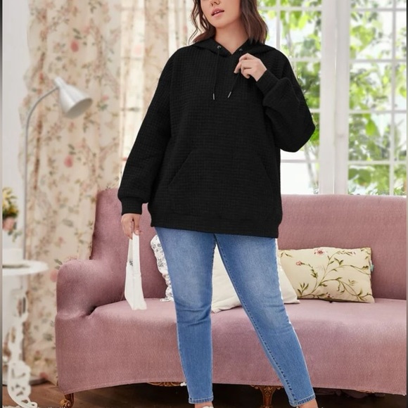 Black quilted hoodie - Picture 5 of 8